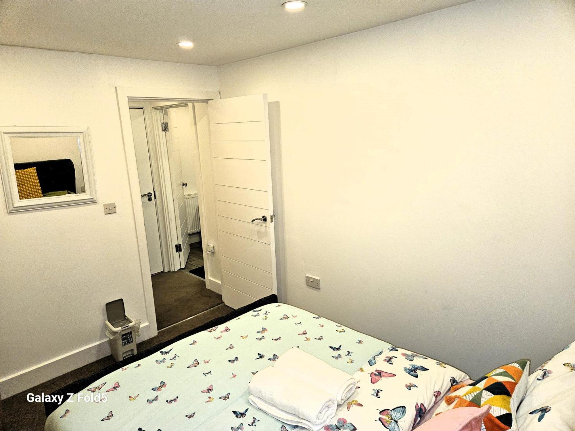 London Sleephouse Partying Is Not Allowed Pls Esterno foto