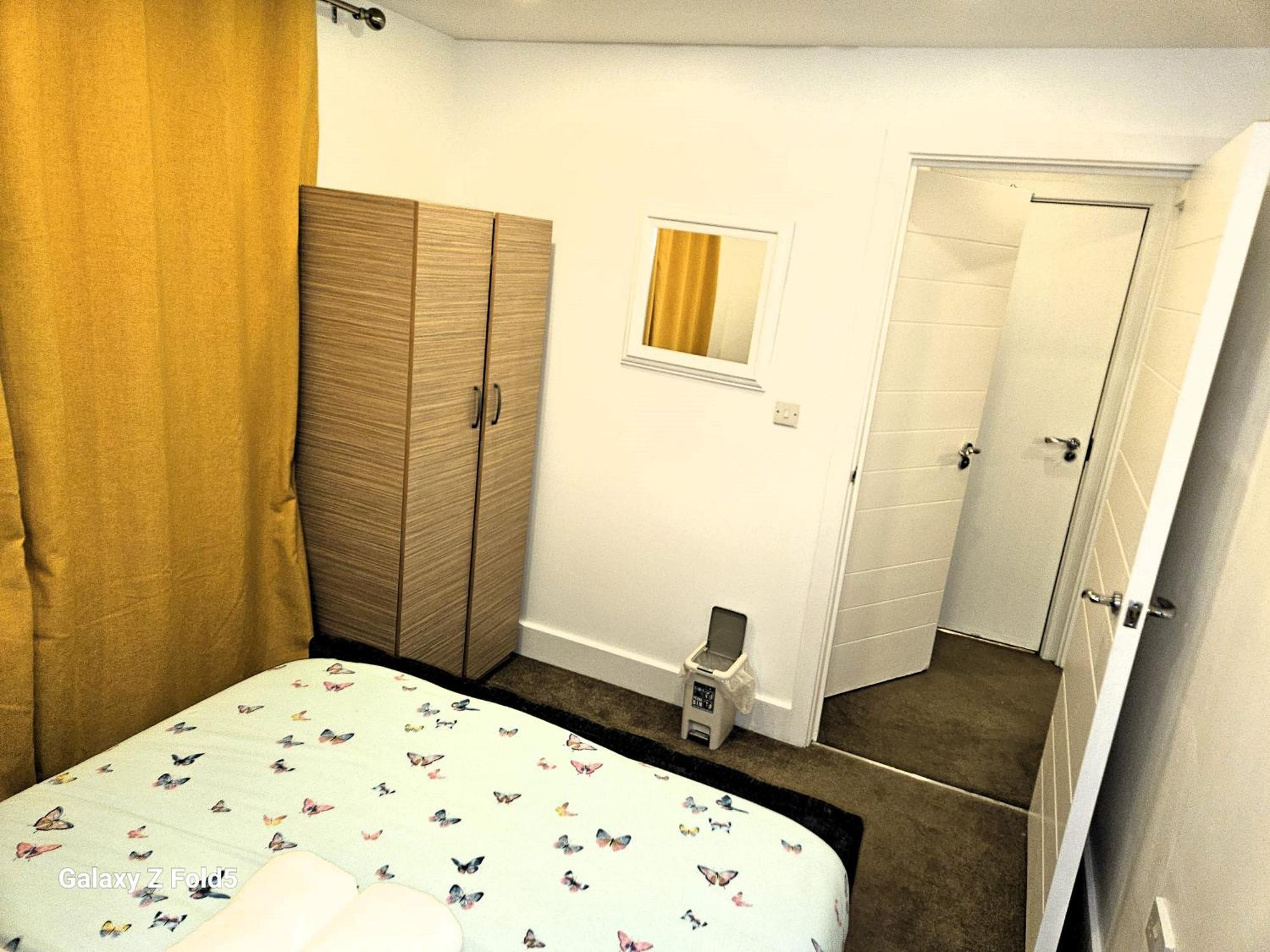 London Sleephouse Partying Is Not Allowed Pls Esterno foto