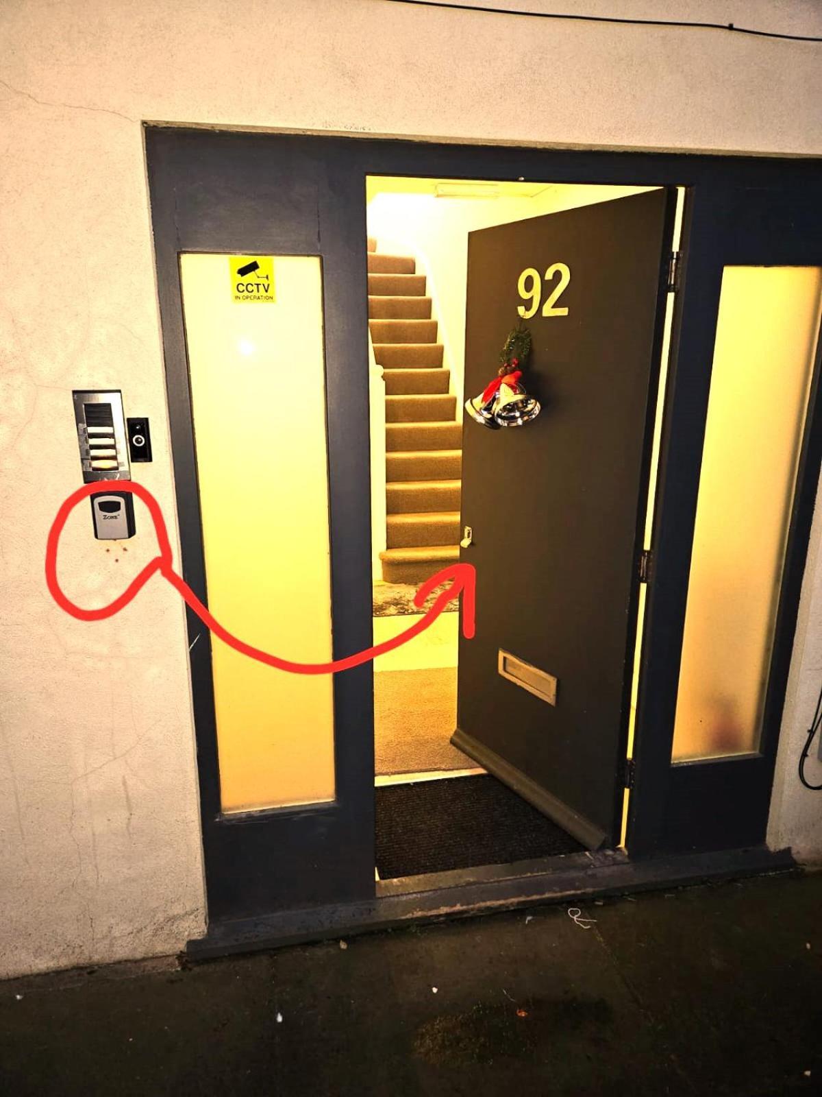 London Sleephouse Partying Is Not Allowed Pls Esterno foto